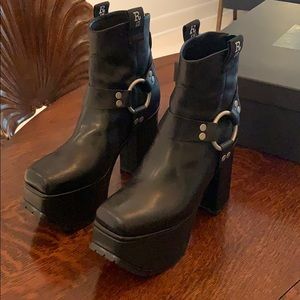 r13 ankle harness platform boot